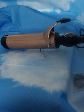 New WEEYUM 2 inch Gold Barell Curling Iron